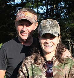 bear hunting couple at Foggy Mountain