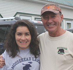 bear hunting couple at Foggy Mountain